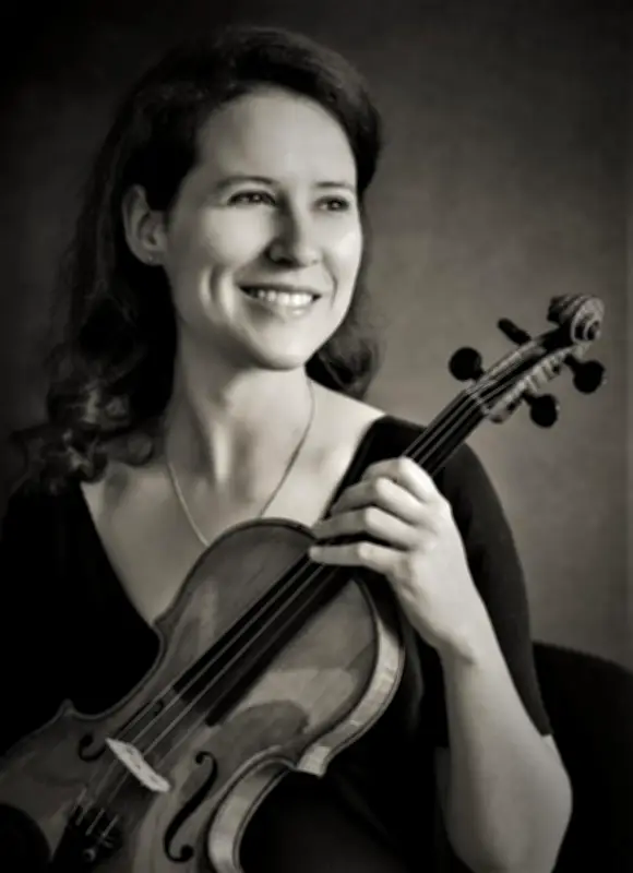 Marie-Astrid Hulot, Konzertmeister de l'ONBA, interprète Mendelssohn sous la direction de Joseph Swensen