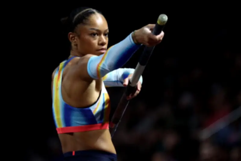 Marie-Julie Bonnin bat le record de France de saut à la perche à Clermont