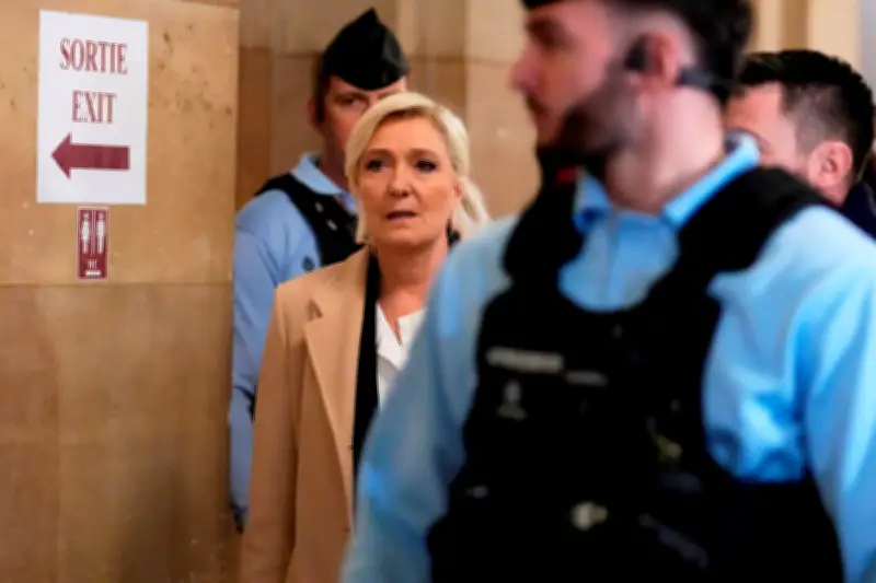 Marine Le Pen dans l'attente du verdict après le procès des assistants parlementaires