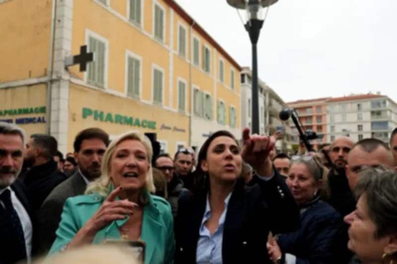 Marine Le Pen à Toulon pour soutenir une campagne municipale sans éclat