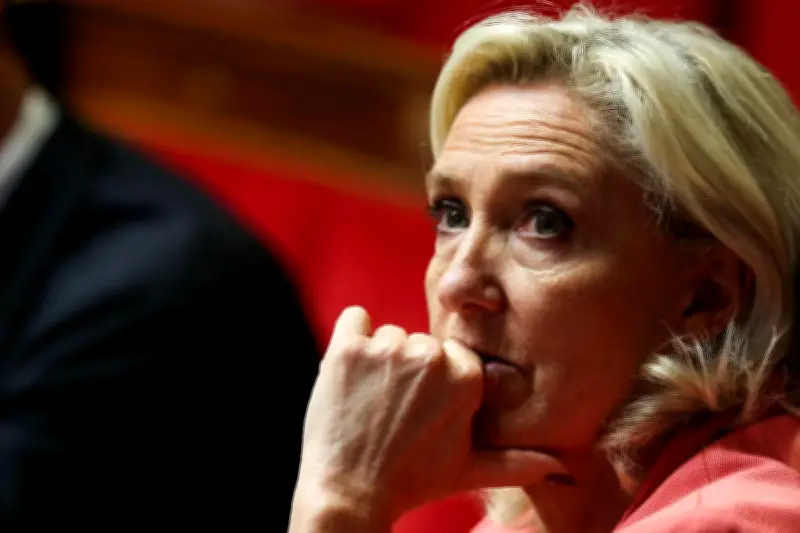 Marine Le Pen : une condamnation au bracelet électronique la priverait de campagne présidentielle
