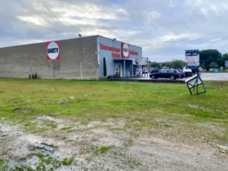 Marmande : deux projets de padel voient le jour, suscitant enthousiasme et polémique électorale