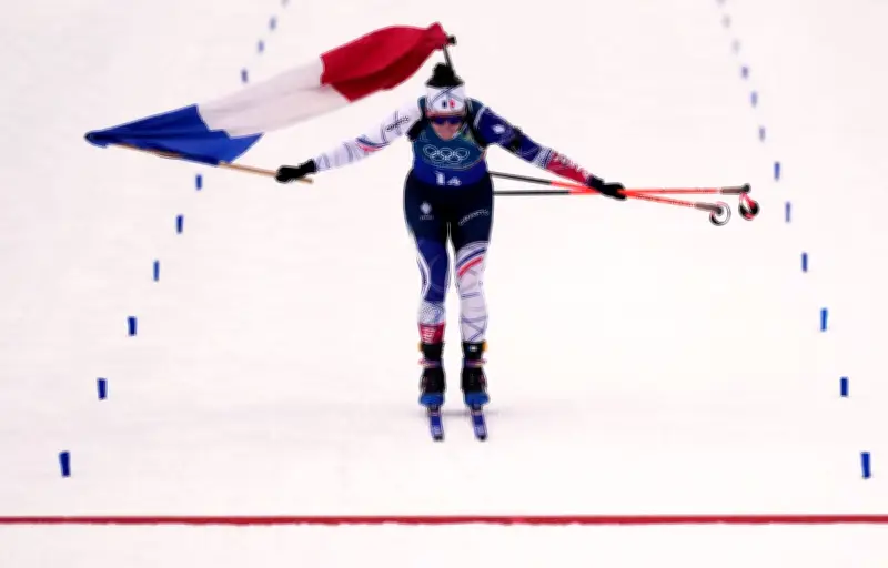 Mass Start Féminine de Biathlon : Les Françaises Vise l'Or aux JO de Milan-Cortina