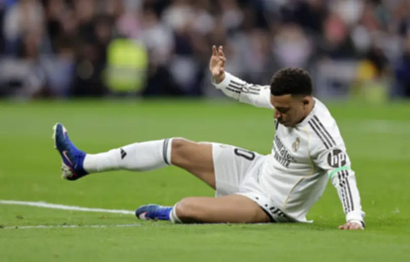 Mbappé blessé : le genou du capitaine des Bleus inquiète le Real Madrid et l'équipe de France