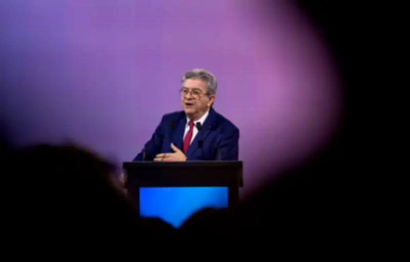 Meeting de Mélenchon à Lyon sous tension après la mort de Quentin Deranque