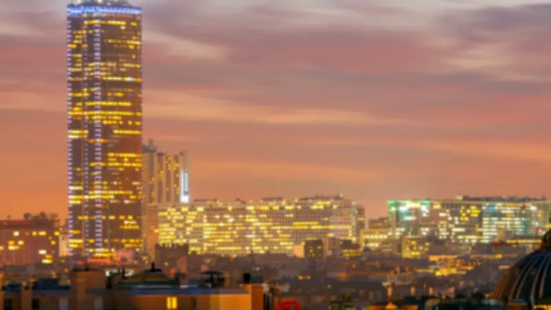 Menaces d'explosions à Paris : la tour Montparnasse et Sciences Po évacués
