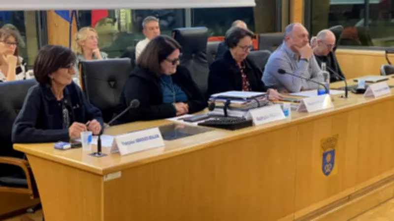 Mende vote son budget 2026 dans un climat de tensions fiscales entre majorité et opposition