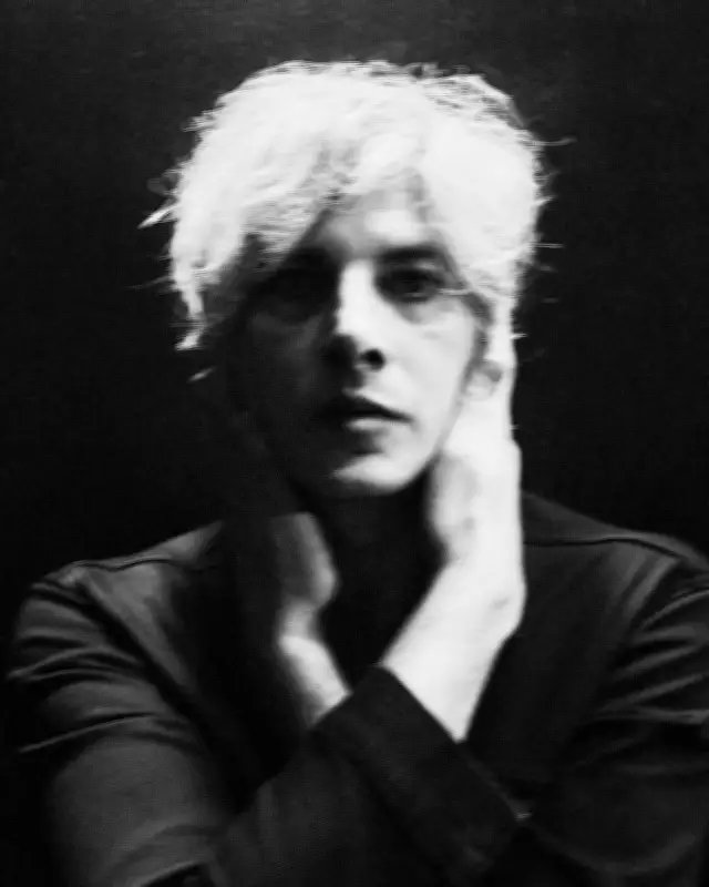 Micha Lescot, l'acteur qui assume son homosexualité et brise les tabous