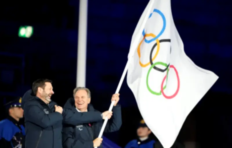 Milan-Cortina 2026 : La France reçoit le drapeau olympique lors d'une cérémonie historique à Vérone