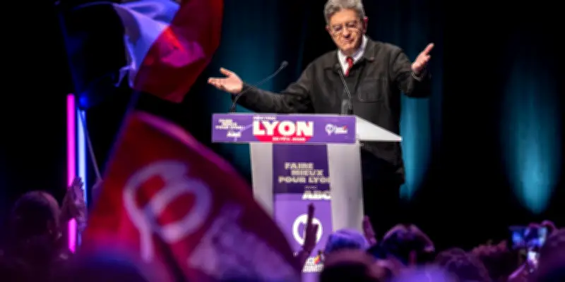 Mélenchon dénonce un "traquenard" après la mort d'un militant identitaire à Lyon