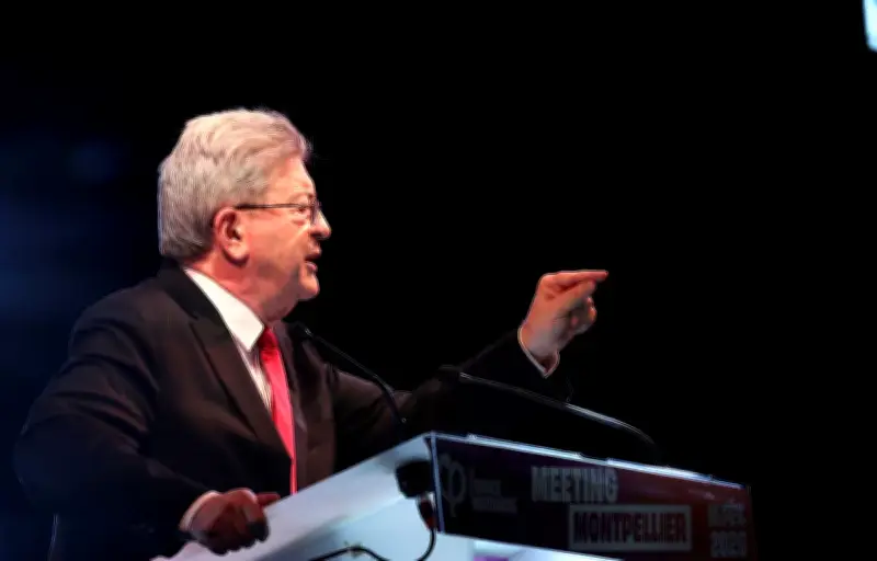 Mélenchon dénonce une "Inquisition" médiatique et défend sa conférence réservée