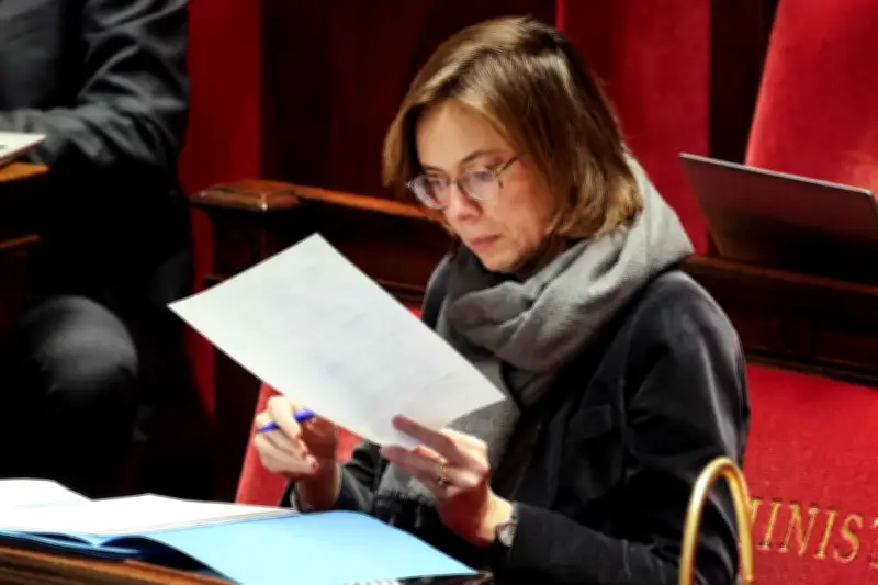 Montchalin démissionne : l'opposition accuse Macron de mépris et de calcul politique