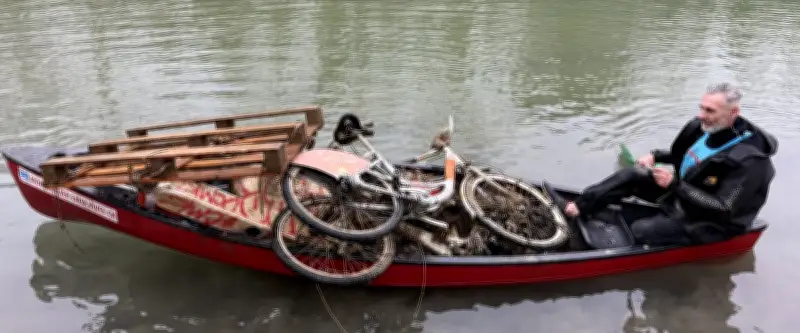 Montpellier : une voiture et des tonnes de déchets retirés du Lez avant une pétition pour la Méditerranée