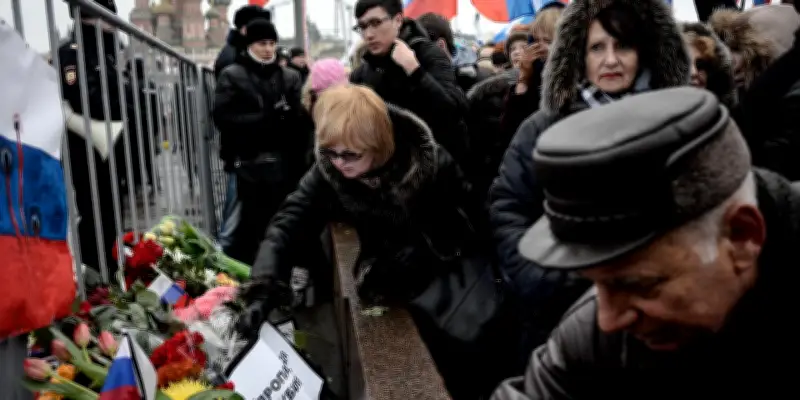 Moscou : onze ans après l'assassinat de Nemtsov, un mémorial persiste sur le pont