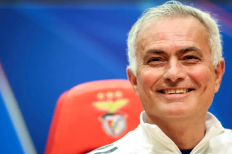 Mourinho ferme la porte au Real Madrid et réaffirme son engagement total envers Benfica