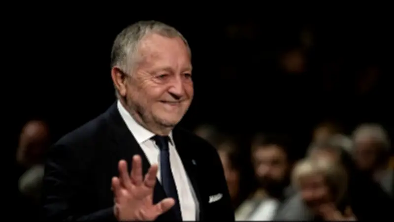 Municipales 2026 : des profils atypiques et des duels serrés dans les grandes villes