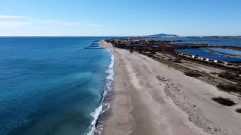 Municipales 2026 à Frontignan : les candidats s'expriment sur le recul du trait de côte et la dynamisation urbaine