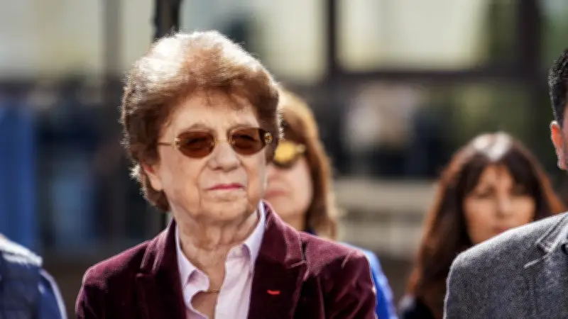 Municipales 2026 : à Nîmes, une ancienne élue de la majorité rallie le Rassemblement national