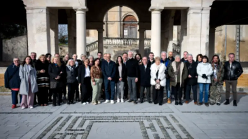 Municipales 2026 à Pont-Saint-Esprit : Olivier Esquer présente sa liste complète Pont en action