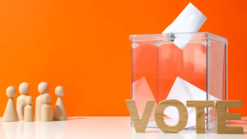 Municipales 2026 : une maire bloque un spectacle de Dieudonné, un candidat alerte sur les 50°C