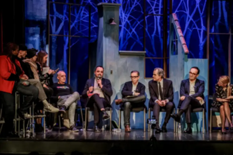 Municipales à Bordeaux : les candidats lancent leurs meetings et réunions publiques