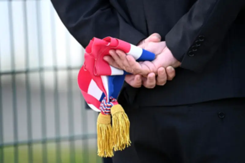 Municipales : le casse-tête des listes pour les maires sortants