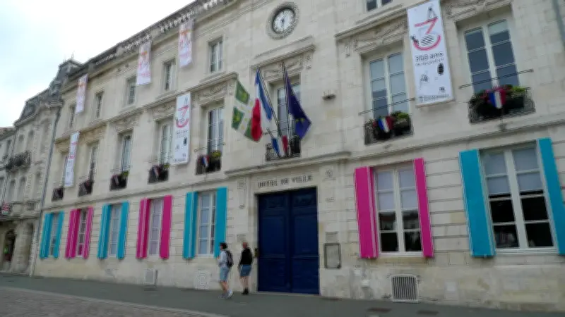 Municipales à Rochefort : Hervé Blanché favori face à une gauche divisée