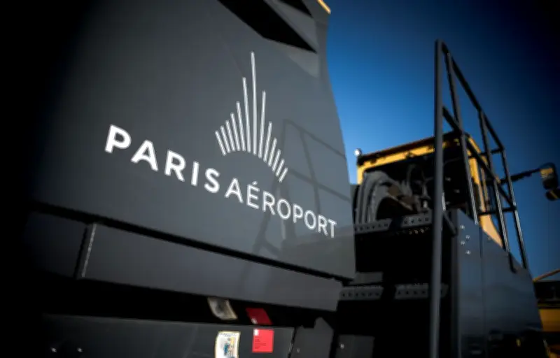 Neige et verglas : réduction des vols à Paris-Charles de Gaulle et Orly dimanche