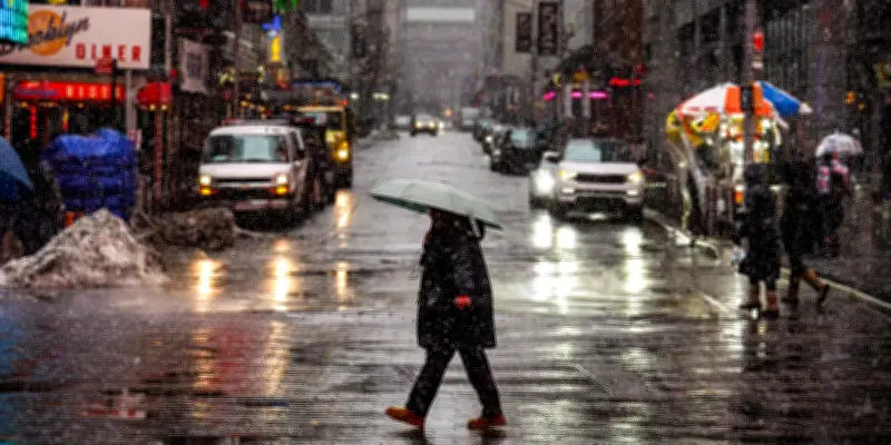 New York paralysée par une tempête de neige historique, interdiction de circuler décrétée