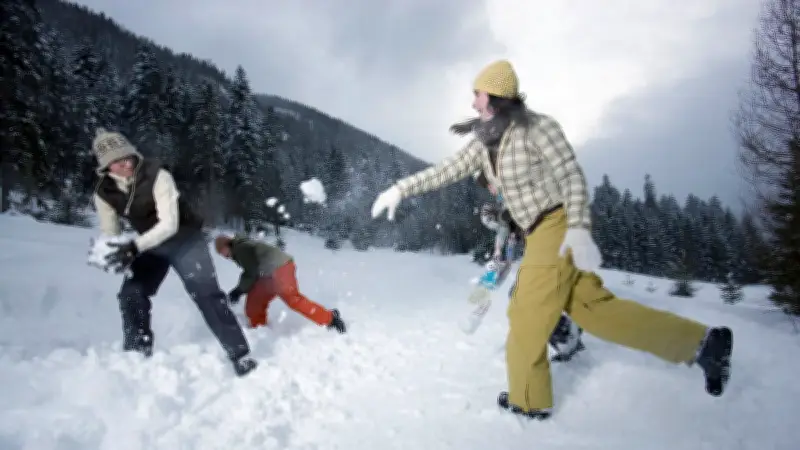 New York : une bataille de boules de neige contre des policiers tourne au drame judiciaire
