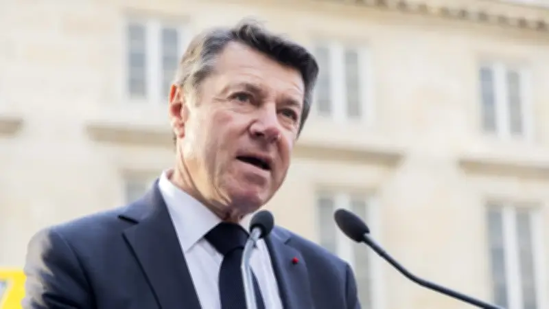 Nice : une tête de porc et une affiche antisémite déposées devant le domicile d'Estrosi