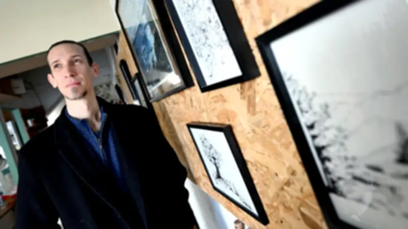 Nicolas Loré expose ses dessins et aquarelles chez Vino'Ars à Alès