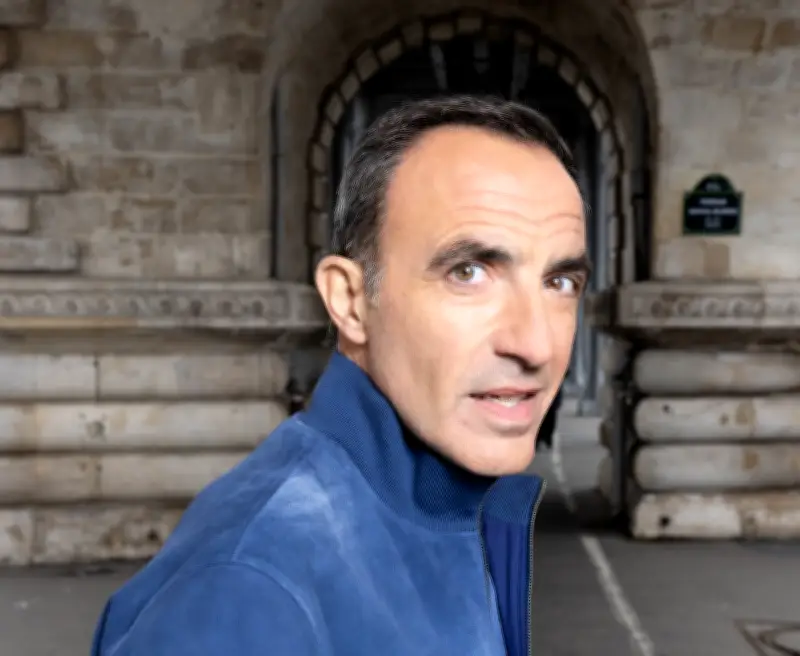 Nikos Aliagas dévoile ses inspirations culturelles entre The Voice et son exposition photo