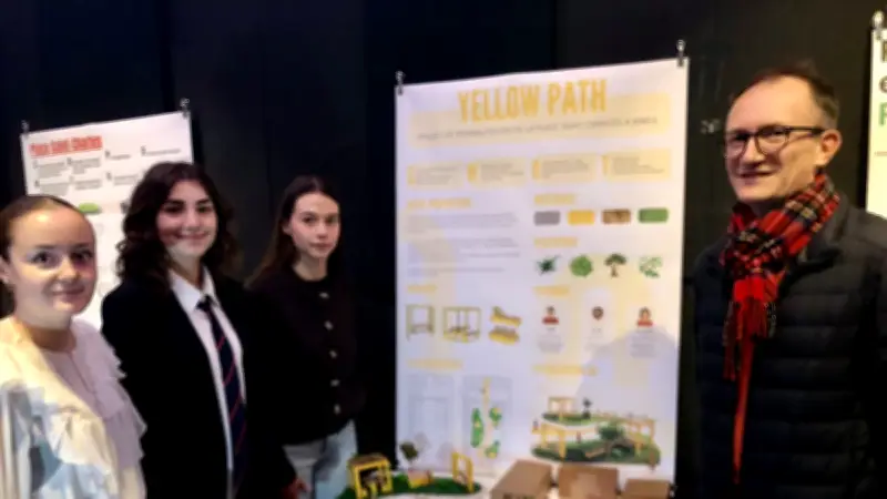 Nîmes : des étudiants en design réinventent la place Saint-Charles pour la rendre vivante