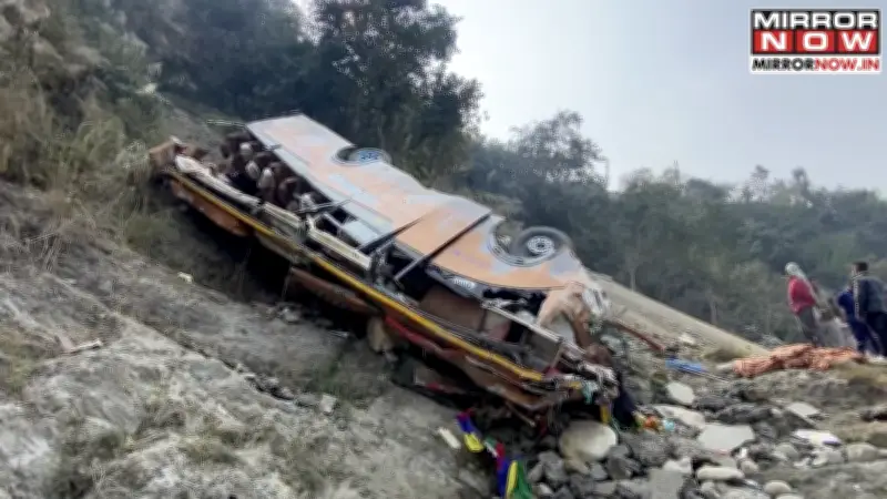 Népal : un autocar chute de 200 m dans une rivière glacée, 19 morts dont un touriste britannique