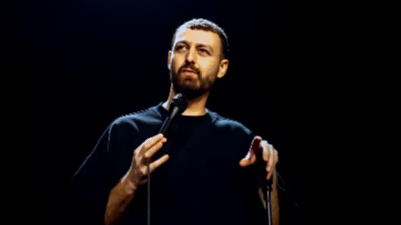 O-Dela de Roman Frayssinet : une pièce qui vide l'essence du théâtre contemporain