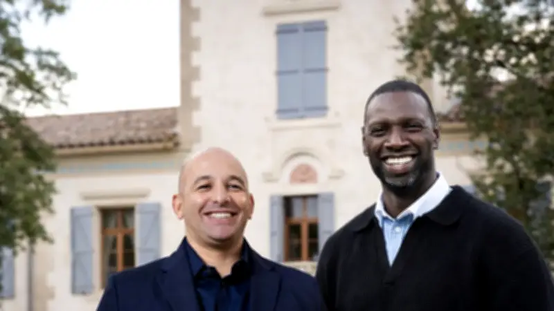 Omar Sy devient actionnaire de Petit Béret, la marque innovante de boissons sans alcool