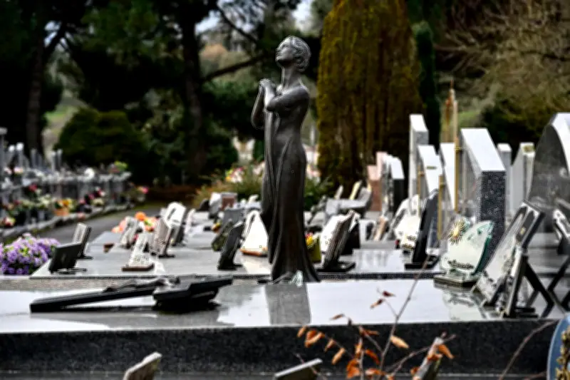 Orthez relance la procédure de reprise des concessions abandonnées au cimetière de Départ
