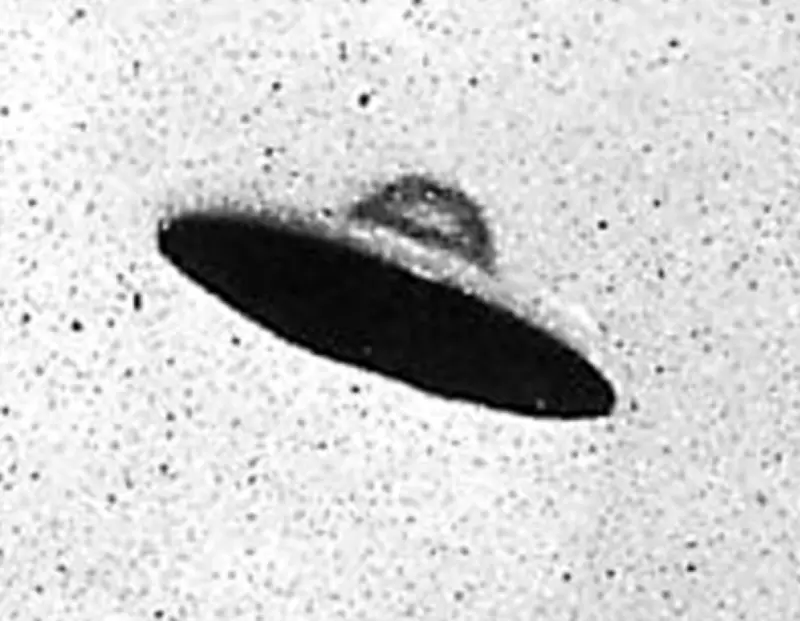 OVNIs et démocratie : quand l'Occident projette ses angoisses dans le cosmos