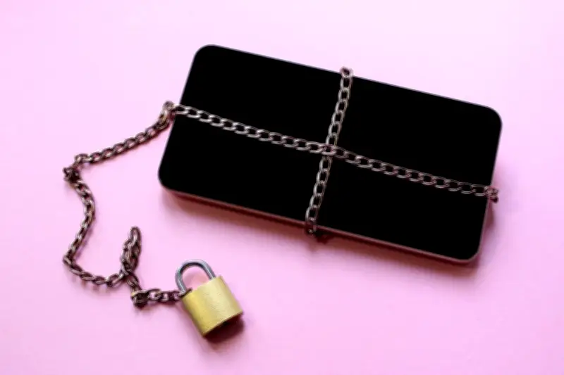 Pacte Smartphone : des parents s'unissent pour interdire le portable à leurs enfants