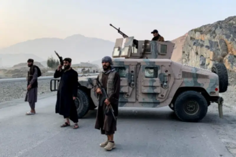 Pakistan et talibans en guerre ouverte : frappes aériennes et escalade dangereuse à la frontière