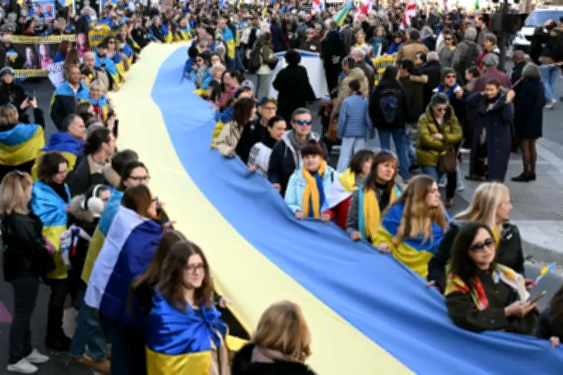 Paris manifeste un soutien massif à l'Ukraine quatre ans après l'invasion russe
