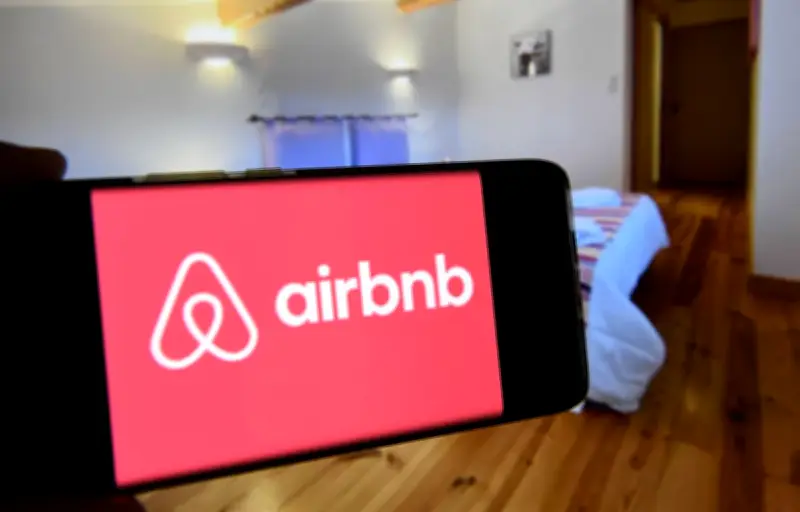Paris sanctionne lourdement les locations Airbnb illégales avec des amendes record