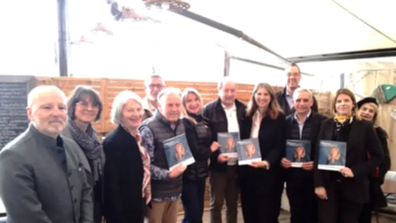 Pascale Bories présente son programme municipal à Villeneuve-lès-Avignon