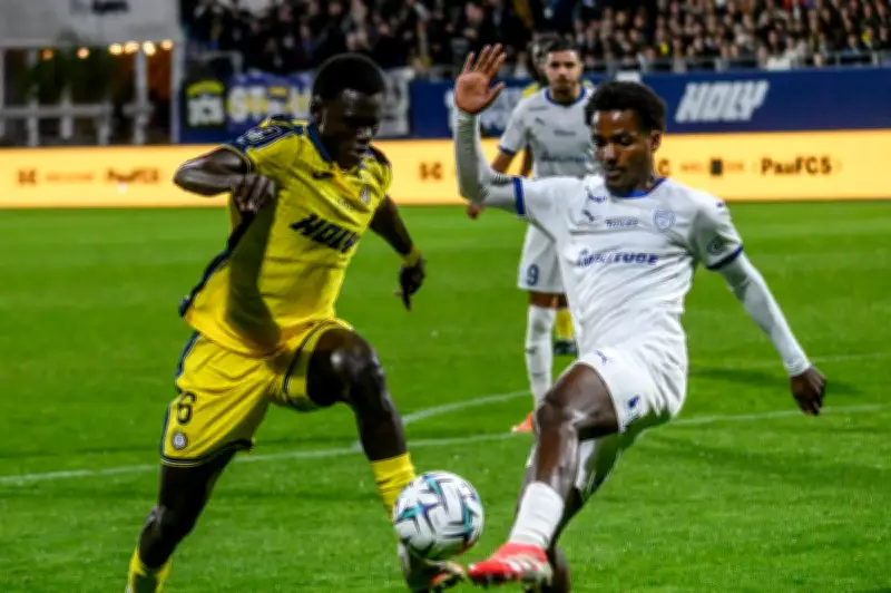 Pau FC s'incline dans un match fou face au leader Troyes en Ligue 2 (4-3)