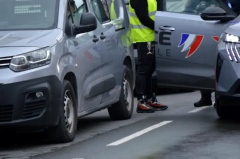 Perpignan : trois policiers violemment agressés par une trentaine d'individus lors d'une interpellation
