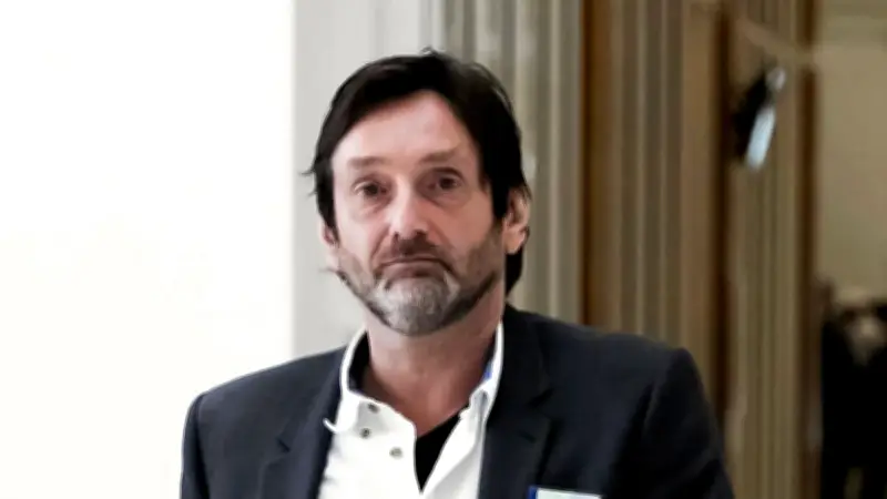Pierre Palmade sort de prison : un humoriste 'radioactif' face à un avenir incertain
