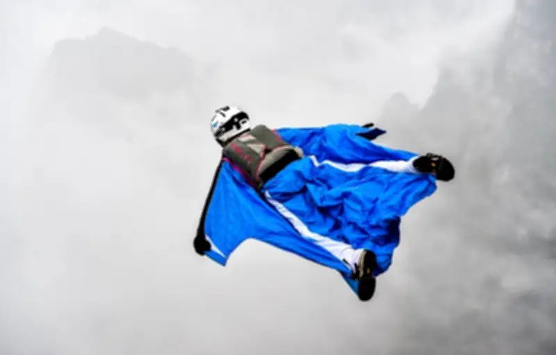 Pierre Wolnik, double champion du monde de freefly, décède dans un accident de wingsuit
