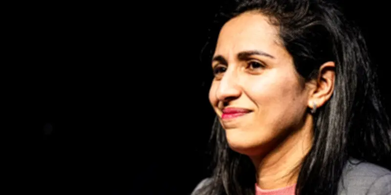 Plainte déposée par une autrice de dark romance accusée de pédophilie