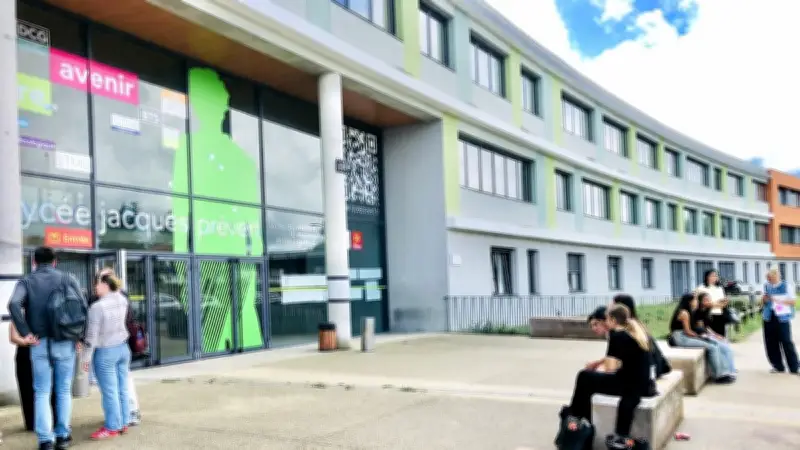 Portes ouvertes au lycée Jacques-Prévert : les élèves guident les familles